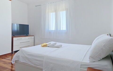 Frane: Sol, Sol, Bois, Meubles, Design Intérieur, Lit, Chambre, Pièce, Appartement, Plafond
