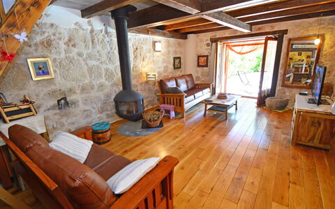 Home Sweet Home: Pièce, Propriété, Bâtiment, Dur, Faisceau, Sol, Parquet, Salon, Meubles, Bois