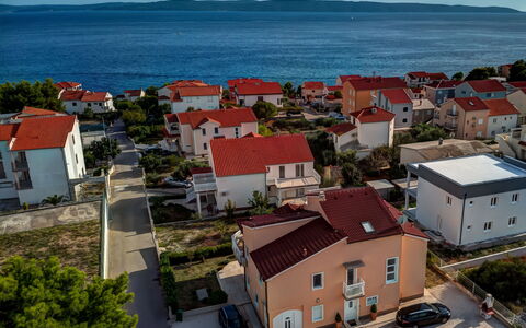 Trogir Okrug Gornji 314: L'Eau, Ciel, Bâtiment, Fenêtre, Jour, Propriété, Plante, Arbre, Architecture, Maison
