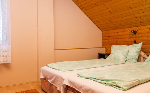 Gerle: Meubles, Propriété, Confort, Bois, Design Intérieur, Orange, Lit, Sol, Cadre De Lit, Ombre
