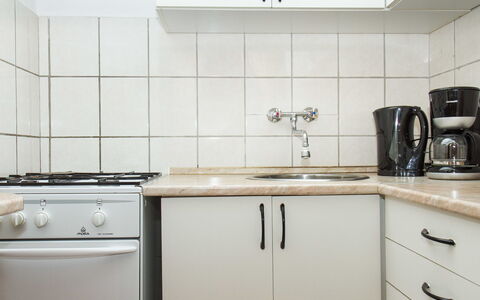 Gerle: Cabinetry, Evier, Évier, Comptoir, Robinet, Luminaire Plomberie, Cuisine, Cuisinière, Bâtiment, Design Intérieur