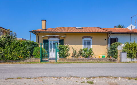 Fiumetto: Zone Résidentielle, Maison, Domicile, Propriété, Immobilier, Quartier, Banlieue, Bâtiment, Ciel, Architecture