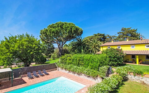 Villa Il Pellicano: Arbuste, Jardin, Eco Hôtel, Ombre, Hacienda, Recours, Aménagement Paysager, Biens, Pelouse, Cour