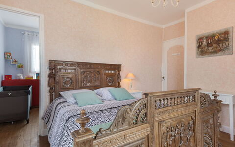 La Coloniale: Pièce, Propriété, Meubles, Chambre, Design Intérieur, Mur, Sol, Plafond, Maison, Bâtiment