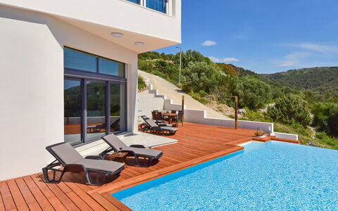 Andrea: Propriété, Maison, Bâtiment, Immobilier, Domicile, Piscine, Architecture, Plate-Forme, Toit, Sol