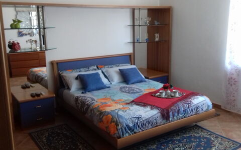 Corallo: Chambre, Lit, Drap De Lit, Meubles, Pièce, Literie, Propriété, Cadre De Lit, Matelas, Design Intérieur