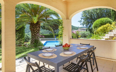 Venecia: Recours, Jardin, Eco Hôtel, Chaise, Ombre, Plante D'Appartement, Hacienda, Biens, Mobilier De Jardin, Villa