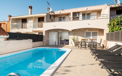 Jure: Piscine, Ombre, Mobilier De Jardin, Recours, Hôtel, Balcon