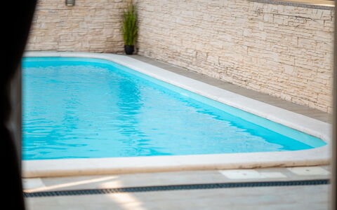 Jure: Piscine, Composite, Loisir, Mobilier De Jardin, Recours, Tuile, Hôtel