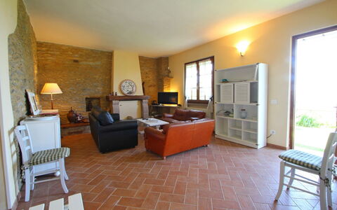 Villa La Collinetta: Meubles, Propriété, Fenêtre, Télévision, Cadre, Chaise, Bois, Salon, Plante, Plante D'Appartement