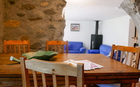 Sole: Pièce, Propriété, Meubles, Table, Bâtiment, Design Intérieur, Maison, Salle À Manger, Bois, Sol