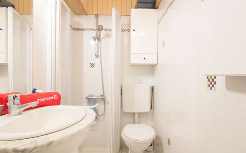 Balafen: Luminaire Plomberie, Robinet, Toilette, Blanc, Siège De Toilette, Produit, Évier, Salle De Bains, Violet, Bâtiment