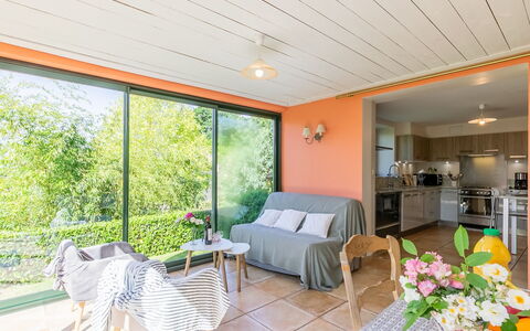 Ker Marie: Ciel, Table, Meubles, Jour, Propriété, Plante, Montagne, Bleu Azur, Chaise, La Nature