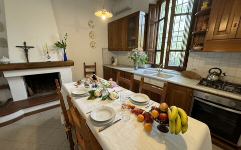 Casa Romana: Meubles, Design Intérieur, Bois, Sol, Table, Comptoir, Table Cuisine Et Salle A Manger, Vaisselle, Cuisine, Pièce