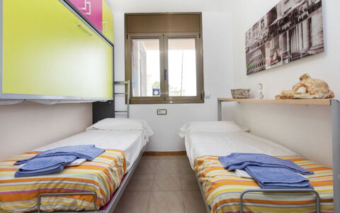 Cala D'Or: Propriété, Meubles, Bâtiment, Confort, Cadre De Lit, Textile, Fenêtre, Design Intérieur, Bois