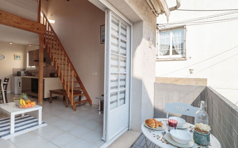 Rampe du Vengeur: Meubles, Plante, Confort, Bois, Plante D'Appartement, Sol, Ombre, Salon, Canapé