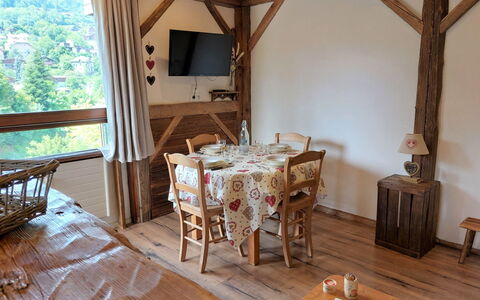 Saint Gervais 415: Table, Meubles, Bois, Design Intérieur, Sol, Tache De Bois, Salon, Sol, Dur, Chaise