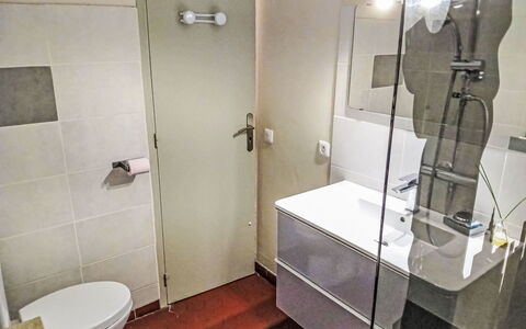 Les Cabestans 1,2,3: Luminaire Plomberie, Salle De Bains, Design Intérieur, Bâtiment, Sol, Sol, Tete De Douche, Panneau De Douche, Bar De Douche