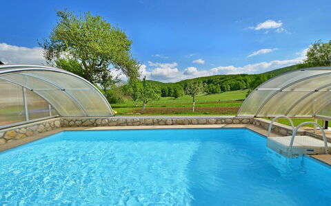 Lana: Piscine, Propriété, Loisir, Immobilier, L'Eau, Maison, Recours, Bâtiment, Vacances, Biens