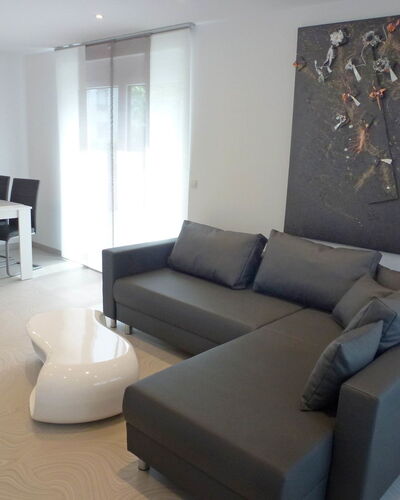 Brake: Meubles, Pièce, Propriété, Salon, Design Intérieur, Sol, Canapé, Bâtiment, Canapé-Lit, Mur