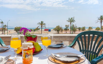 Empuriabrava 229: Vacances, Propriété, Recours, Jaune, Table, Brunch, Repas, Immobilier, Pièce, Petit Déjeuner