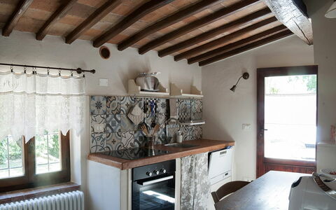 Agriturismo La Pieve: Propriété, Pièce, Plafond, Bâtiment, Maison, Design Intérieur, Meubles, Faisceau, Architecture, Sol