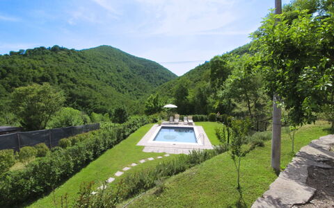 La Casa del Nonno: Équipement Extérieur Play, Toboggan, Espace Public, Terrain De Jeux, Chute, Jardin, Arrière-Cour, Ombre, Loisir, Pelouse