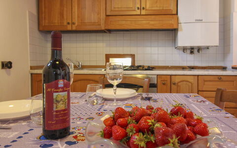La Casa del Nonno: Vaisselle, Aliments, Bouteille, Drinkware, Fruit, Ingrédient, Produire, Meubles, Serveware