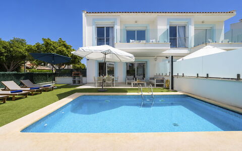 Teresa Beach 1: Piscine, Zone Résidentielle, Recours, Loisir, Biens, Balcon, Ombre, Villa, Mobilier De Jardin, Hôtel