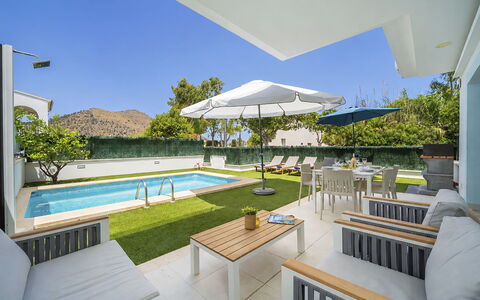 Teresa Beach 1: Piscine, Domicile, Meubles, Recours, Mobilier De Jardin, Ombre, Aménagement Paysager, Biens, Chaise, Jardin