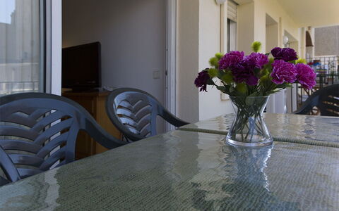 Princep: Sol, Propriété, Pièce, Design Intérieur, Tuile, Sol, Violet, Architecture, Immobilier, Table