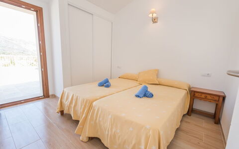 Sa Lluna: Chambre, Pièce, Lit, Meubles, Propriété, Drap De Lit, Sol, Design Intérieur, Mur, Immobilier