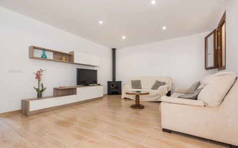 Sa Lluna: Pièce, Propriété, Sol, Design Intérieur, Meubles, Salon, Parquet, Revêtement De Sol Stratifié, Dur, Immobilier
