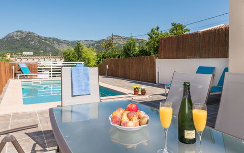 Sa Lluna: Propriété, Maison, Immobilier, Pièce, Bâtiment, Bleu Azur, Design Intérieur, Vacances, Domicile, Meubles