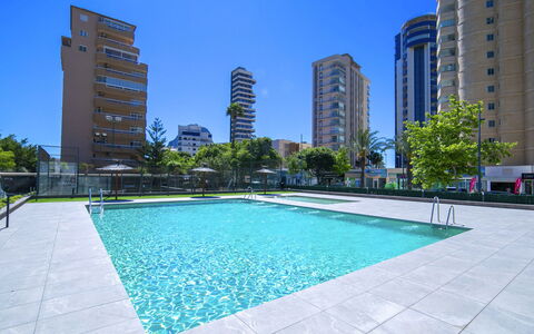 Calpe Calp 438: Bâtiment, Skyscraper, Ville, Appartement, Zone Urbaine, Zone Métropolitaine, Condominium, Métropole, Bâtiment Commercial