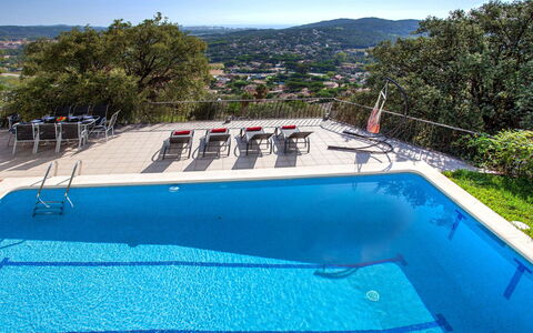 Paris: Piscine, Propriété, Loisir, Immobilier, Vacances, Maison, Bâtiment, Centre De Loisirs, Rectangle, Composite