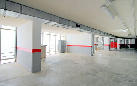 Gemelos 28: Bâtiment, Propriété, Sol, Mur, Plafond, Architecture, Sol, Pièce, Salle, Parking