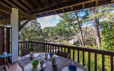 Le Bourret 350.3: Ciel, Bâtiment, Fenêtre, Arbre, Plante, Maison, Lot Terre, Chalet, Bois, Siding