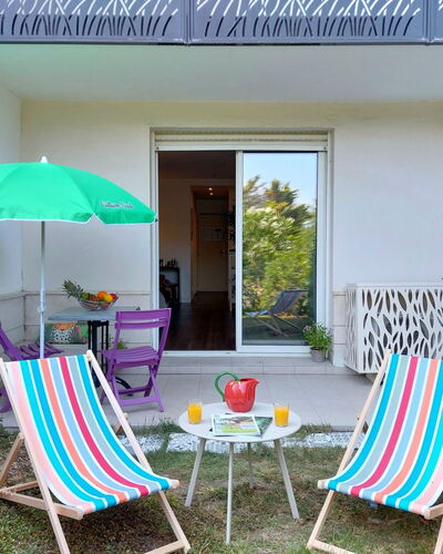 Golf de Chiberta: Meubles, Mobilier De Jardin, Chaise, Jardin, Ombre, Chaise Pliante, Cour, Arrière-Cour, Tableau De Plein Air