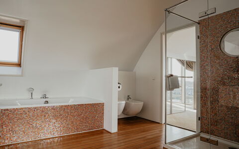 De Zeeparel: Sol, Luminaire Plomberie, Design Intérieur, Sol, Salle De Bains, Plafond, Luminaire, Éclairage, Plomberie, Robinet
