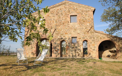 Podere Palazzo: Propriété, Maison, Arbre, Bâtiment, Zone Rurale, Architecture, Domicile, Immobilier, Biens, Façade
