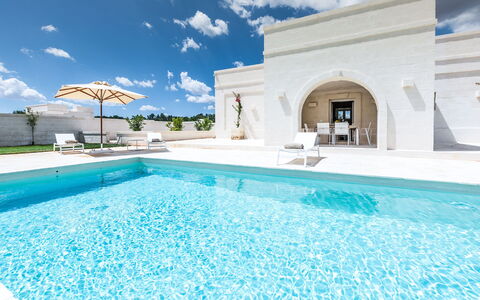Il Casalino - Corte dei Messapi: Piscine, Propriété, Bâtiment, Maison, Immobilier, Villa, Biens, Architecture, Loisir, Vacances
