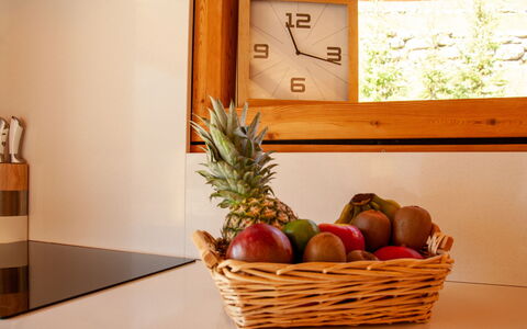 Papillon: Aliments, Plante, Bois, Ingrédient, L'Horloge, Aliments Naturels, Fruit, Bâtiment