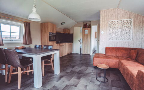 Eigen Wijze: Table, Meubles, Propriété, Fenêtre, Bois, Éclairage, Canapé, Chaise, Design Intérieur, Salon