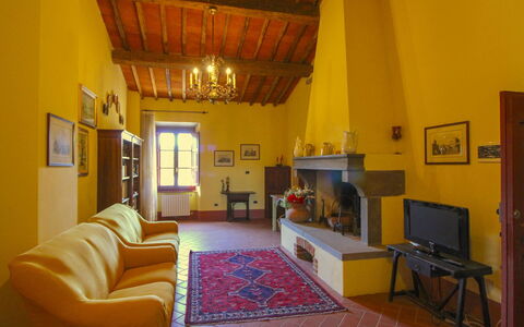 Galleria di Brolio: Meubles, Domicile, Design Intérieur, Maison, Sol, Pièce, Chaise, Salon, Villa, Hôtel