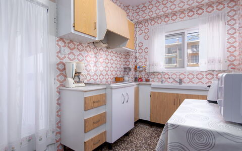 Hipocampo: Cabinetry, Meubles, Propriété, Comptoir, Buanderie, Tiroir, Bois, Commode, Design Intérieur, Cuisine