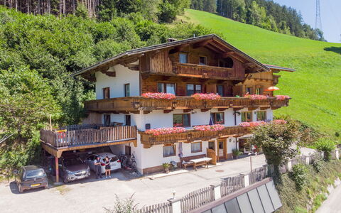 Alpin: Propriété, Maison, Station De Montagne, Bâtiment, Village De Montagne, Immobilier, Domicile, Architecture, Montagne, Paysage