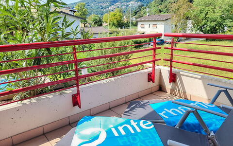 Caslano 400: Bleu, Botanique, Ciel, Arbre, Mobilier De Jardin, Ombre, Loisir, Montagne, Plante, Design Urbain