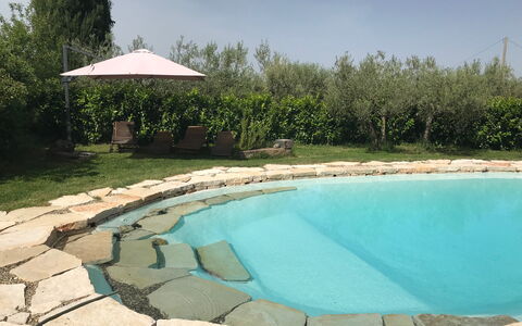 Villa Eleonora: Piscine, Mobilier De Jardin, Loisir, Dalle, Ombre, Arrière-Cour, Aménagement Paysager, Caractéristique De L'Eau, Recours, Parapluie