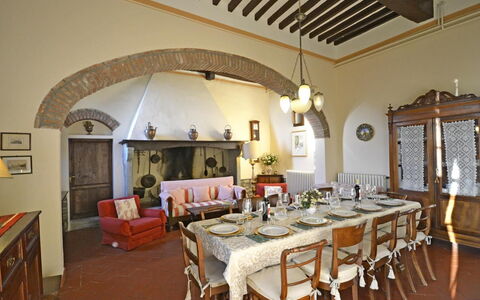 Villa Santa Maria: Propriété, Pièce, Bâtiment, Design Intérieur, Meubles, Salle À Manger, Plafond, Immobilier, Maison, Architecture